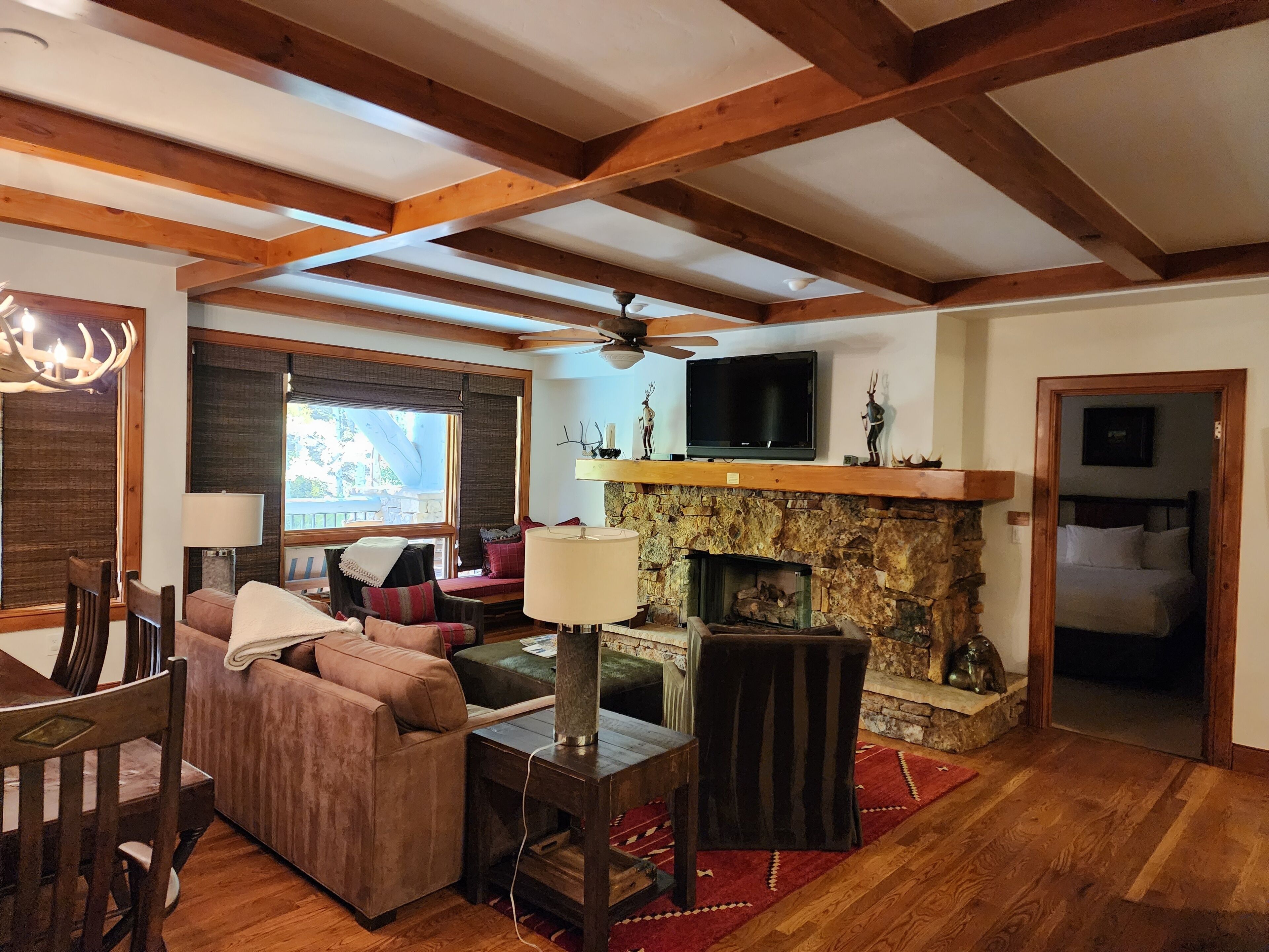 Scenic On-Mountain 2BR/2.5BA Bachelor Gulch-Ski in/Ski out by RedAwning