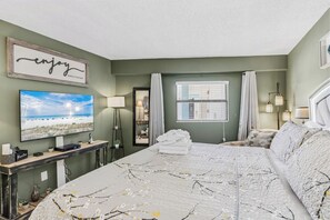2 Schlafzimmer, Schreibtisch, Bügeleisen/Bügelbrett, WLAN