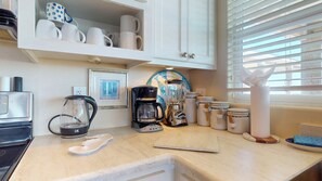 Fridge, microwave, oven, stovetop - Stairway to Heaven I (Crystal Beach)