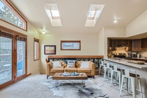 TV, peis og DVD-spiller