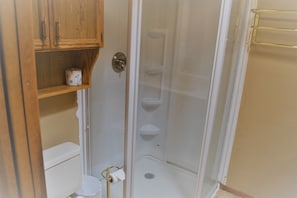 Shower, towels