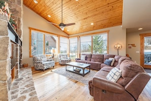 Smart TV, fireplace, DVD player