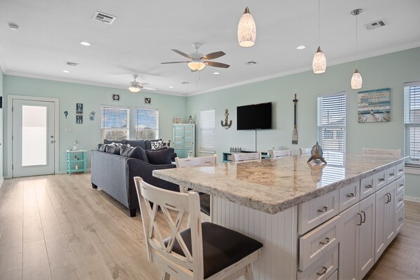 Interior - Crew Rest: 2 BR, 2 BA House in Crystal Beach, Sleeps 10 (Crystal Beach)