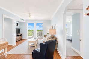 TV, table tennis - Harbour Village-Golf/Tennis/Beach Club/Pool-River View #2304 (Ponce Inlet)