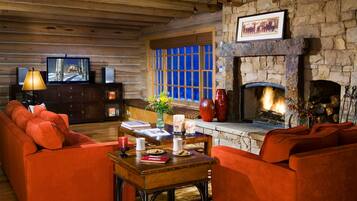 TV, fireplace, DVD player, stereo