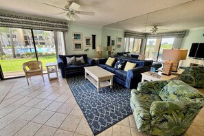 TV, lettore DVD, tavolo da ping pong