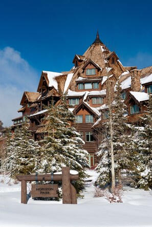 Exterior - Luxury renovation! Ski-in/Ski-out 5 Br Private Townhome, Top of Bachelor Gulch (Beaver Creek)