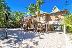 Unclassified image, 2 of 50, button