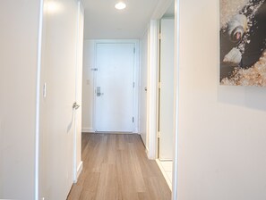 Interior - Luxurious Two Bedroom with Intracoastal Waterway Views (Hallandale Beach)