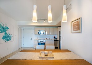 Dining - Luxurious Two Bedroom with Intracoastal Waterway Views (Hallandale Beach)