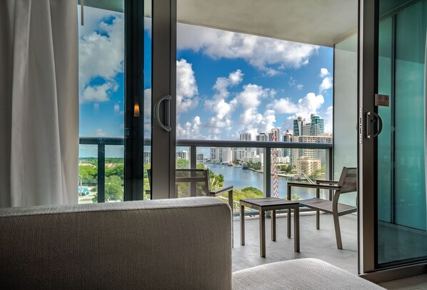 Interior - Luxurious Brand New Two Bedroom Intracoastal Waterway Views (Hallandale Beach)