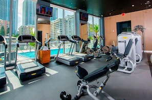 Fitness facility - Luxurious Brand New Two Bedroom Intracoastal Waterway Views (Hallandale Beach)