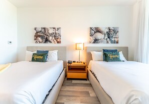 Room - Brand New Luxurious Studio Suite Intracoastal Waterway View (Hallandale Beach)
