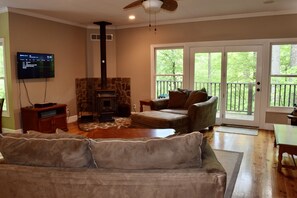 TV, fireplace, DVD player