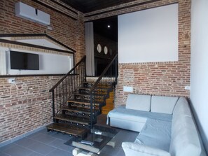 Deluxe Suite, Sea View | 1 bedroom, desk, soundproofing, free WiFi - Sunset Suites (Sarandë)