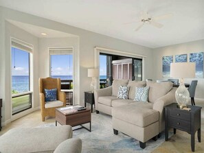 テレビ、DVD プレーヤー