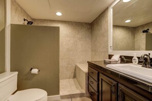 Shower, hair dryer, towels - Las Palmas Resort #318 | All-Inclusive Amenities (Saint George)