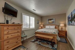 2 bedrooms, travel crib, WiFi (free), bed sheets - Las Palmas Resort #412 | All-Inclusive Amenities (Saint George)