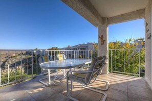 Outdoor dining - Las Palmas Resort #412 | All-Inclusive Amenities (Saint George)