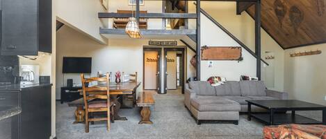 Smart-TV, Kamin, DVD-Player