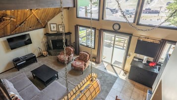 Smart TV, fireplace, DVD player