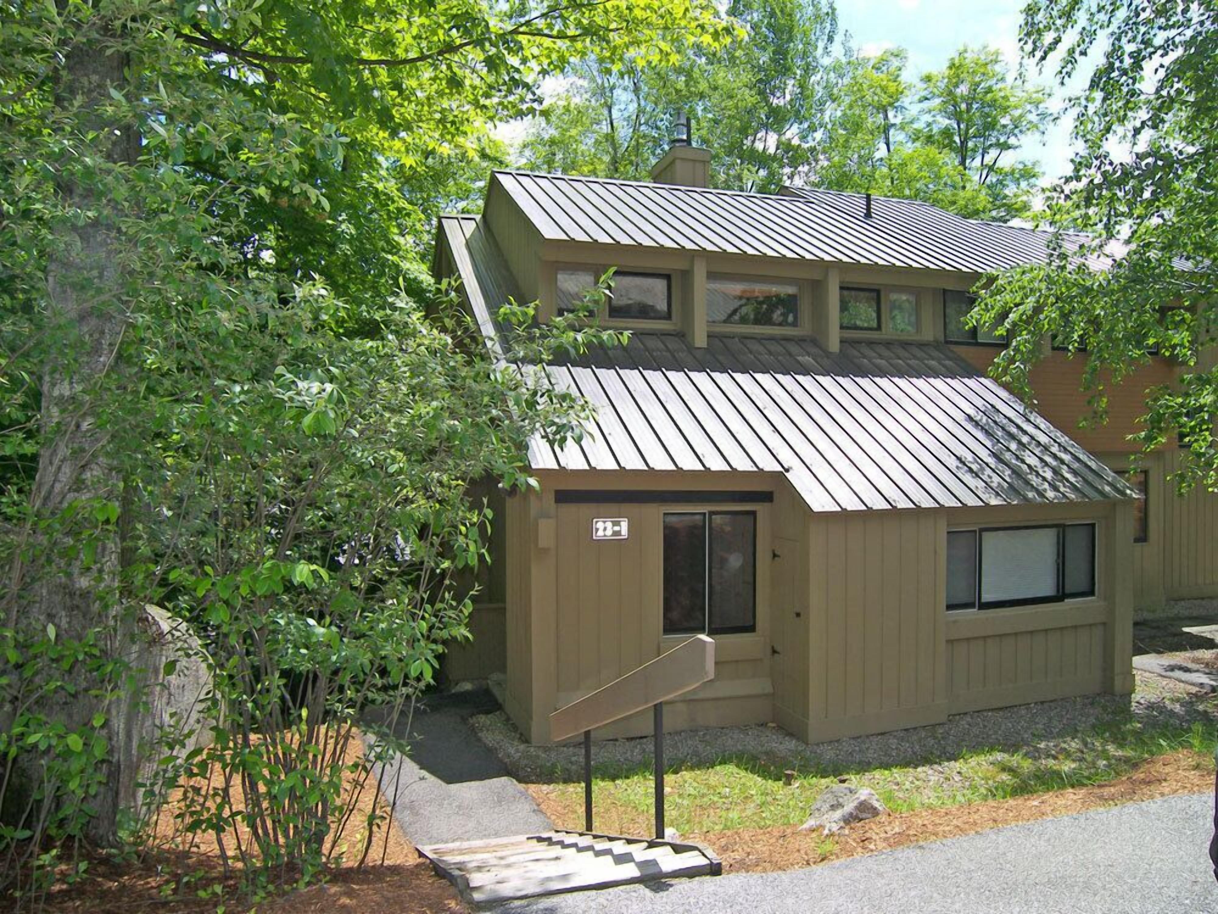 V063E- Managed by Loon Reservation Service - NH Meals & Rooms Lic# 056365