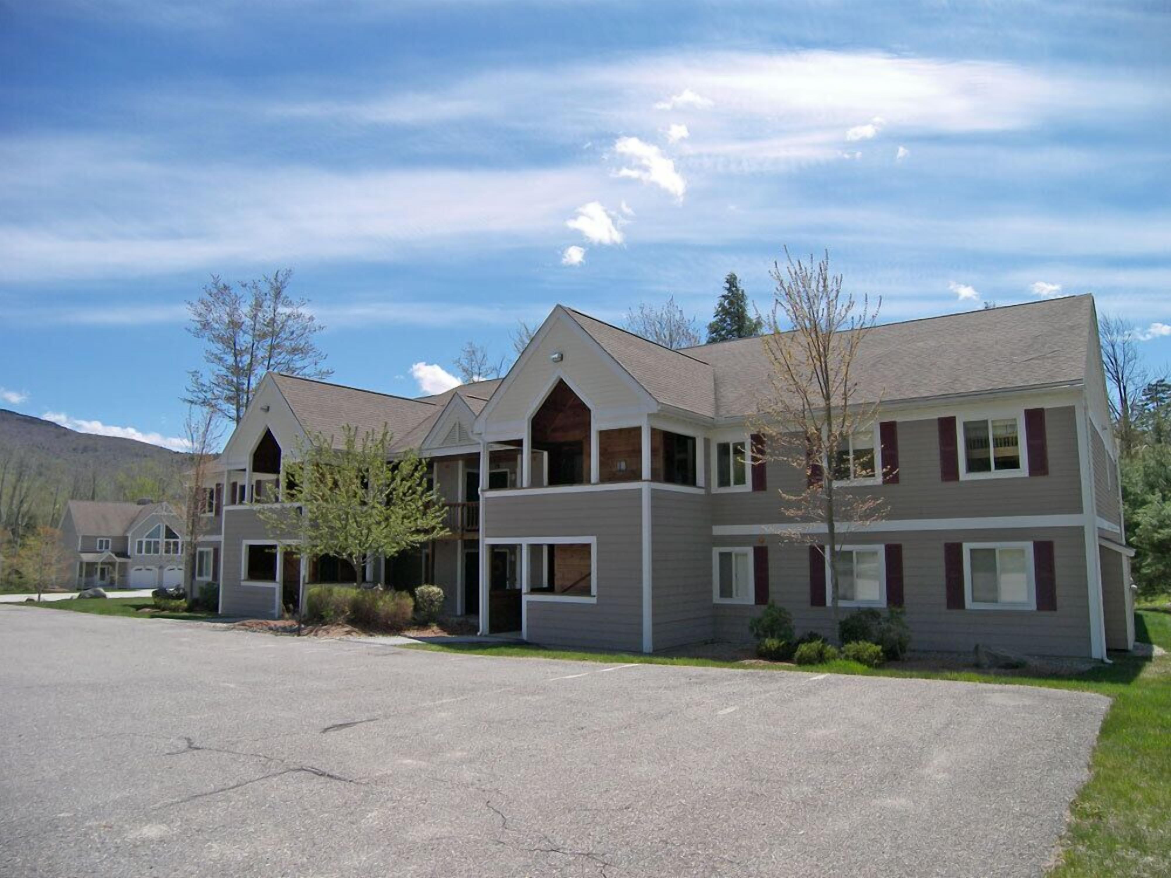 F5008- Managed by Loon Reservation Service - NH Meals & Rooms Lic# 056365