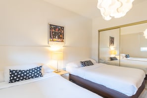 2 chambres, fer et planche à repasser, lit parapluie, Wi-Fi gratuit