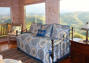 Interior - Romantic Log Cabin,180* Views,WiFi,HotTub (Ferguson)