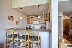 Coffee/tea maker, fridge, microwave, oven - One bedroom plus loft in Frisco, has three full bathrooms! Plenty of space to relax! (Frisco)