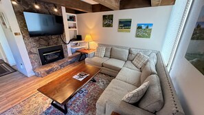 Smart TV y chimenea