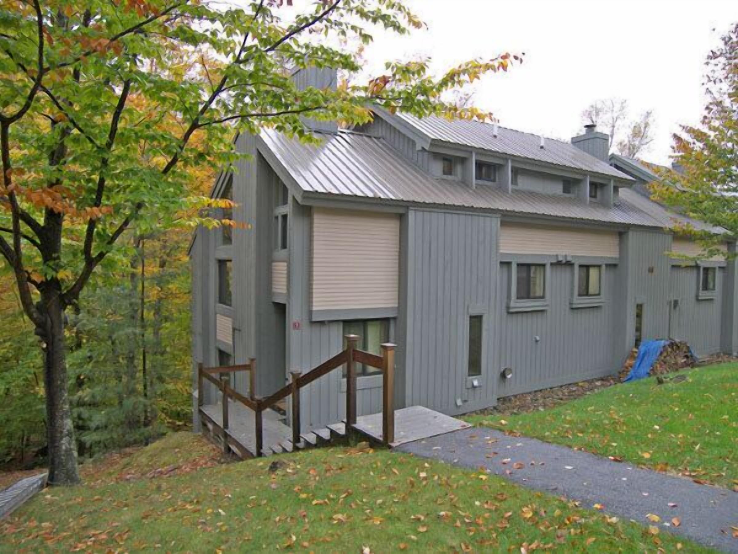 C4801- Managed by Loon Reservation Service - NH Meals & Rooms Lic# 056365