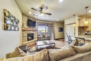 TV, fireplace