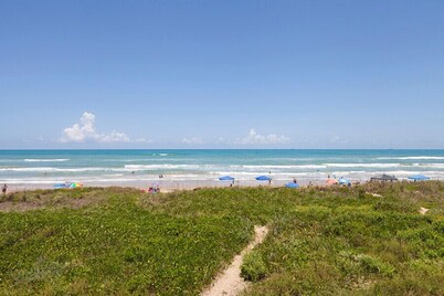 Private Gulf-front pool; Spacious family space; Pets welcome - Mi Casa Es Su Casa