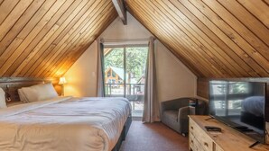 3 bedrooms, WiFi (free), bed sheets - Chalet #15, Charming Ski in/ Ski Out Steps to the (Mammoth Lakes)