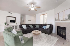 TV, offices - Las Palmas Resort #1707 | All-Inclusive Amenities (Saint George)