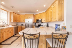 Coffee/tea maker, fridge, microwave, stovetop - Las Palmas Resort #1707 | All-Inclusive Amenities (Saint George)