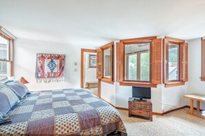 2 bedrooms, iron/ironing board, Internet, bed sheets