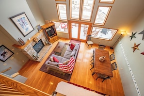 Smart TV, fireplace, DVD player, books