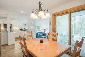 Dining - Come visit Frisco and stay in our lovely two bedroom River Glen condo! Only one block from Main Street! (Frisco)