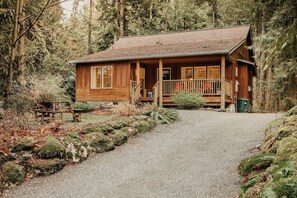 Exterior - 095GS - Hot Tub - WiFi - Pets Ok - Sleeps 4 by RedAwning (Glacier)