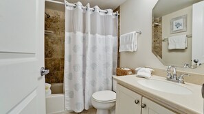 Bathroom - Anna Maria Island Club 38, Condo 2 Bedroom/ 2 Bath ocean view, maximum... (Bradenton Beach)