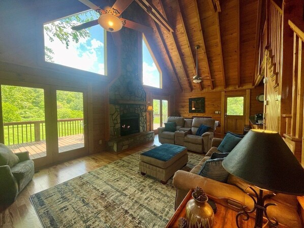 Smart TV, fireplace, ping pong