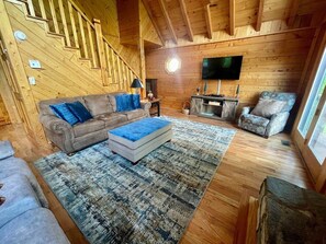 智能電視、壁爐、乒乓球設施