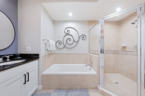 Combined shower/tub, hair dryer, towels
