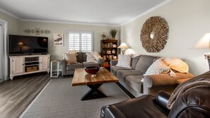 Una televisión, un reproductor de DVD