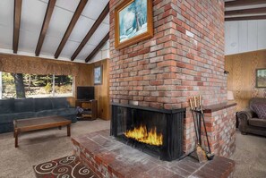 Interior - Large Deck, Bunk Room, Garage, Close to Waterman's Landing "Agate Bay Ranch" (Carnelian Bay)