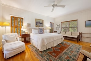 5 bedrooms, WiFi, bed sheets