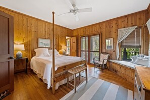 5 bedrooms, WiFi, bed sheets