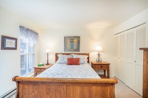 2 bedrooms, iron/ironing board, Internet, bed sheets